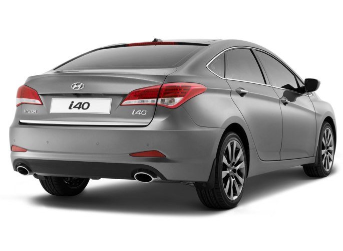 Hyundai i40 Sedan Arkadan Görünüm.jpg